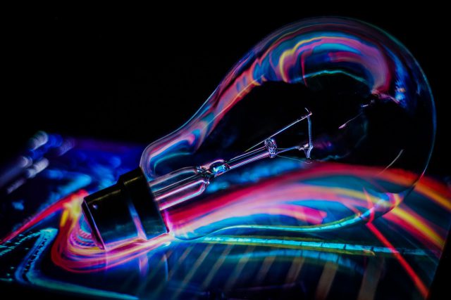 Zalety oświetlenia led – dlaczego warto wybierać żarówki ledowe?