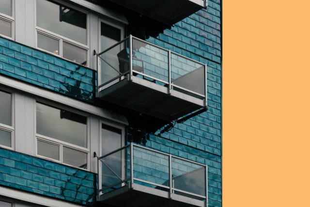 Poliwęglan i aluminium – połączenie doskonałe?